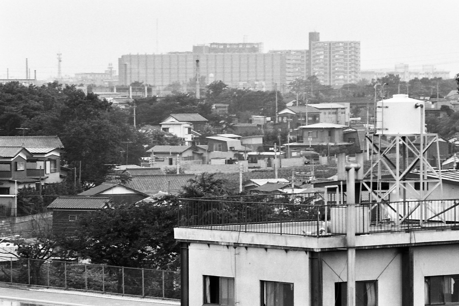 屋上からの遠景　昭和47年7月18日　撮影